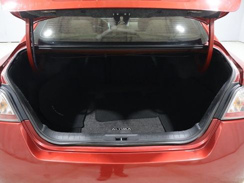 Used 2015 Nissan Altima 2.5 SV w/ Convenience Package image 4