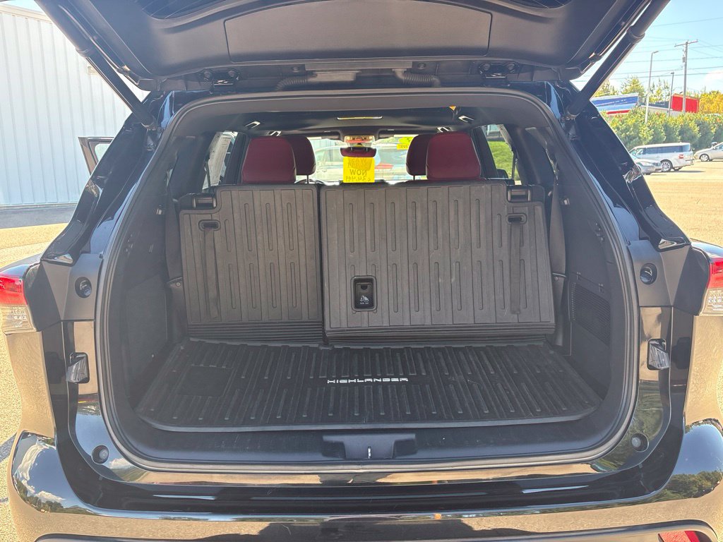 Used 2023 Toyota Highlander XSE AWD/4WD image 17
