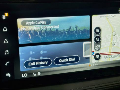Used 2024 Nissan Ariya AWD image 21