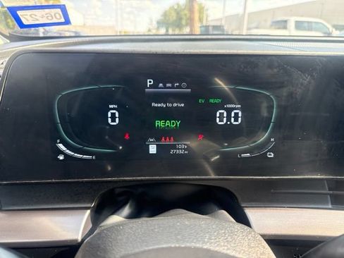 Used 2023 Kia Sportage EX AWD/4WD image 12