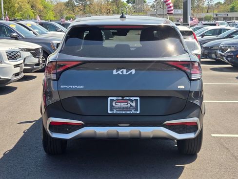 Used 2023 Kia Sportage LX AWD/4WD image 5
