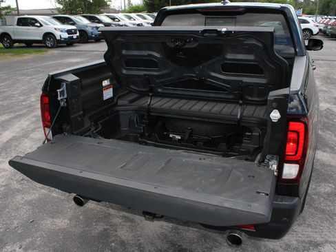 Certified 2024 Honda Ridgeline Black Edition image 8