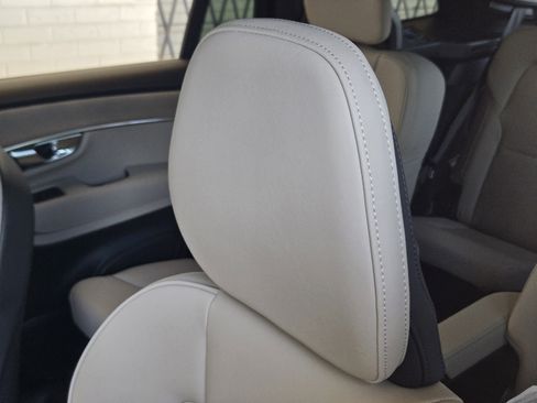 New 2026 Volvo XC90 B6 Plus image 16