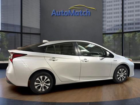 Used 2020 Toyota Prius XLE w/ Preferred Accessory Package AWD/4WD image 11