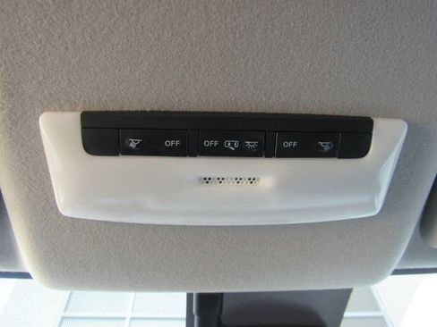 Used 2020 Nissan Versa SV image 44