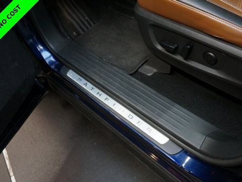 Used 2022 Nissan Pathfinder Platinum w/ Cargo Package image 30