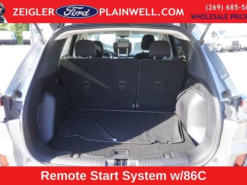 Used 2022 Ford Escape SE w/ Cold Weather Package image 10