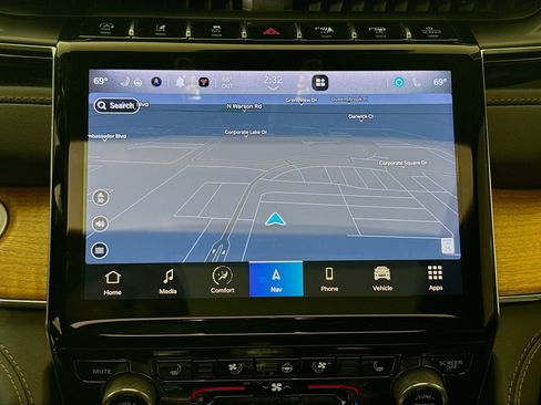 Used 2023 Jeep Grand Cherokee L Summit image 16