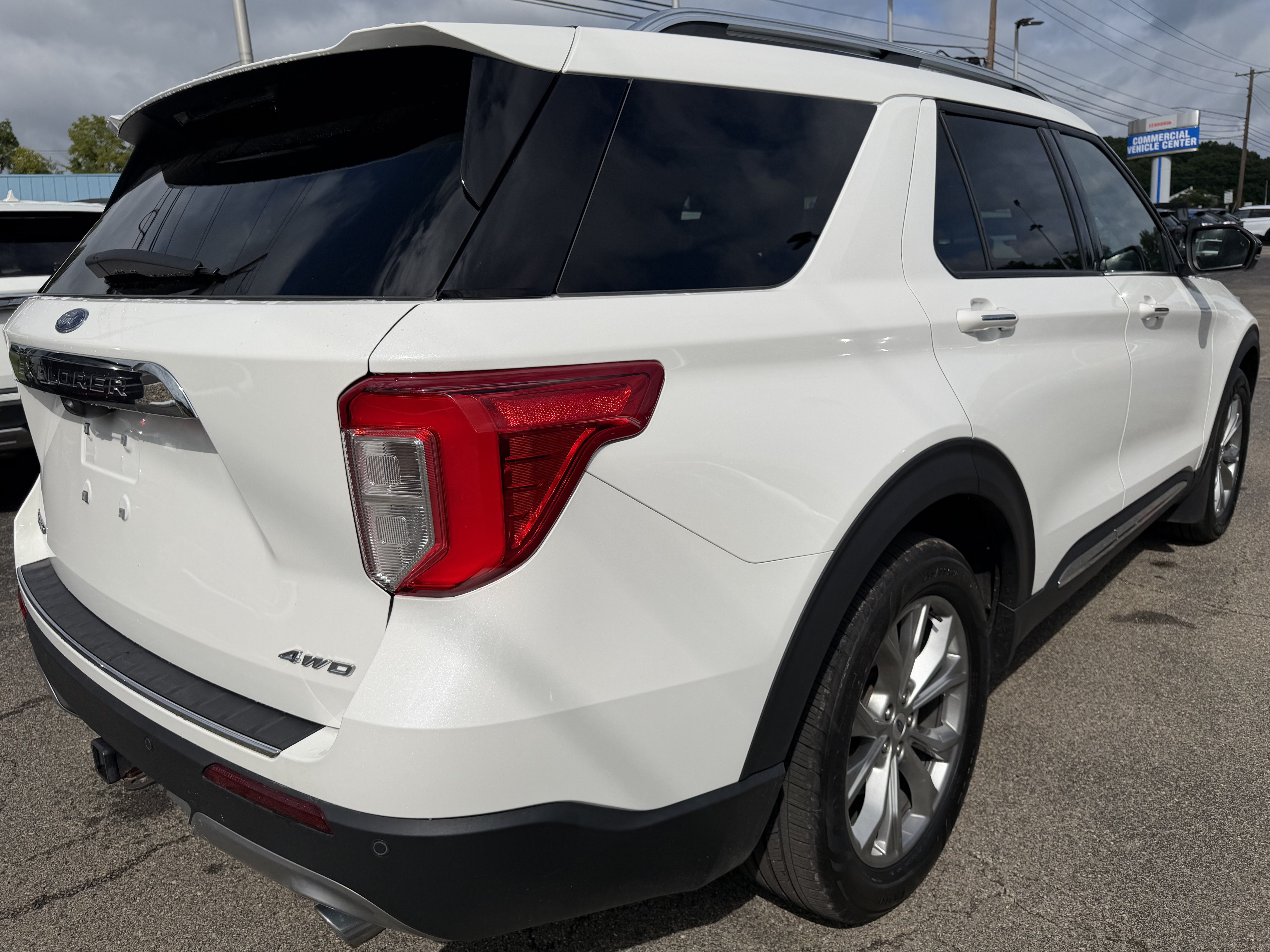 Certified 2023 Ford Explorer Limited w/ Limited Technology Package AWD/4WD image 2