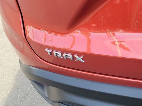 Used 2024 Chevrolet Trax LS image 28