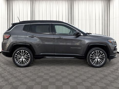 Used 2023 Jeep Compass Limited w/ Elite Group AWD/4WD image 2