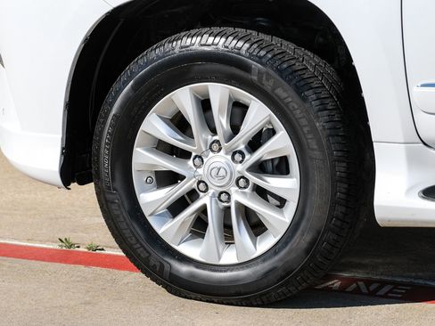 Used 2015 Lexus GX 460 w/ Premium Package image 52