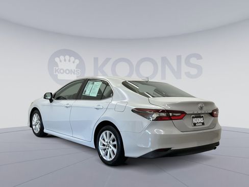 Used 2022 Toyota Camry LE image 4