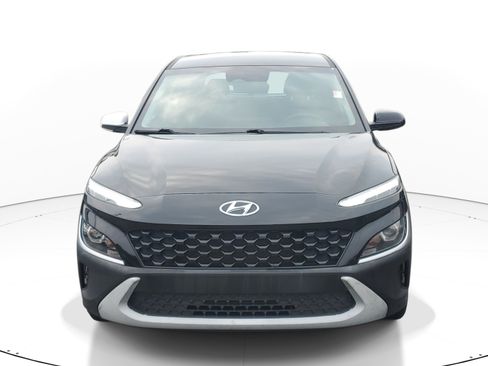 Used 2022 Hyundai Kona SE FWD image 2
