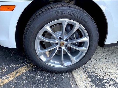 New 2025 Porsche Macan image 14