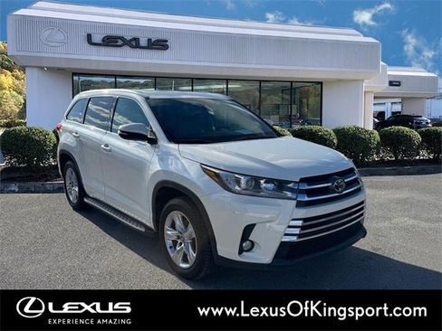 Used 2017 Toyota Highlander Limited image 7