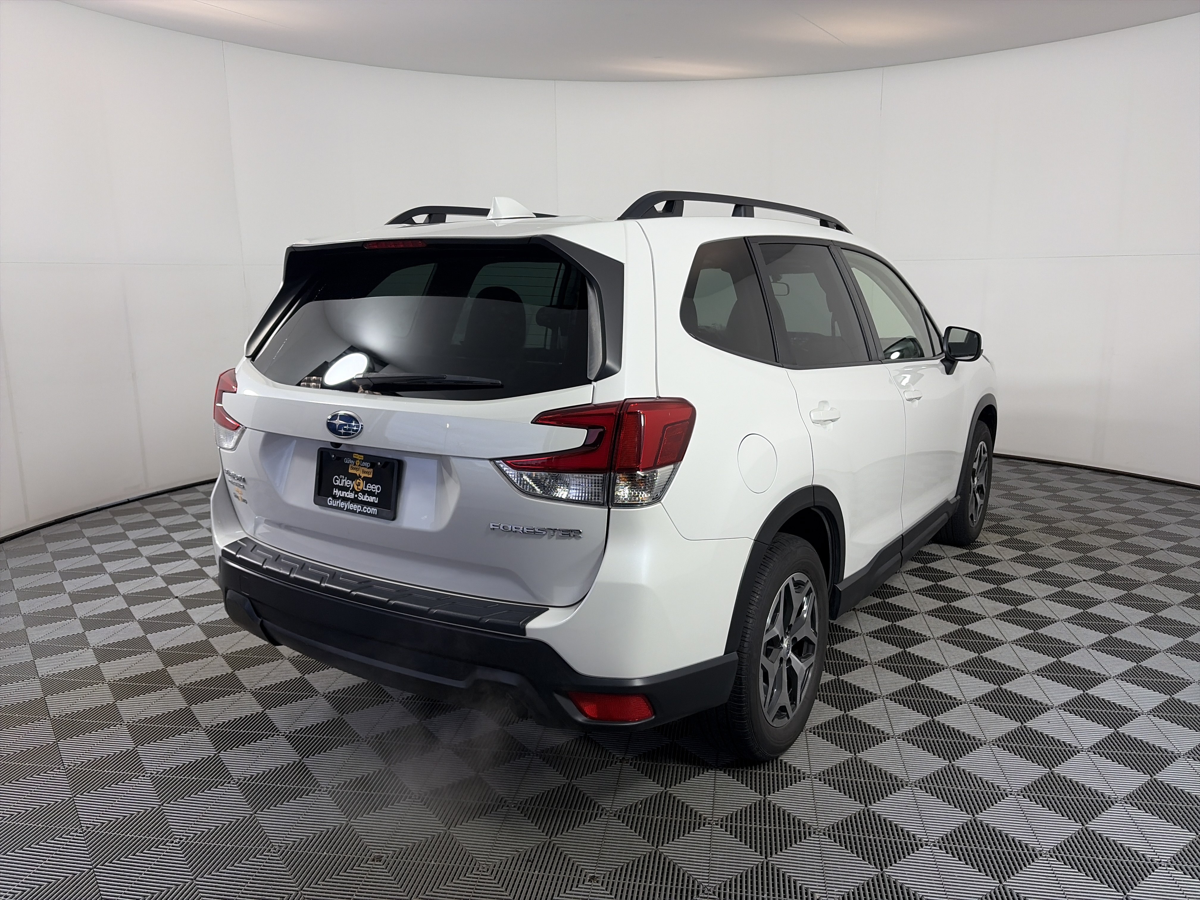 Certified 2023 Subaru Forester Premium AWD/4WD image 10