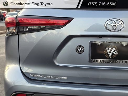 Used 2023 Toyota Highlander XLE image 17