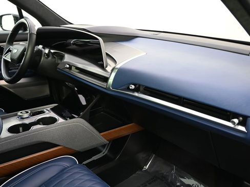 New 2026 Cadillac Vistiq Premium Luxury w/ LPO, Floor Liner Package AWD/4WD image 15