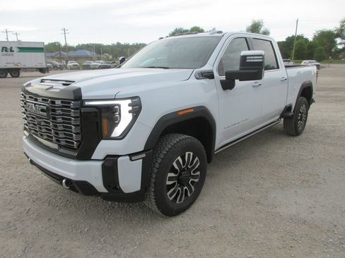 New 2026 GMC Sierra 2500 Denali Ultimate w/ Max Trailering Package AWD/4WD image 11