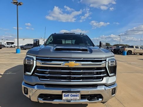 Used 2024 Chevrolet Silverado 3500 LTZ w/ LTZ Texas Edition image 2