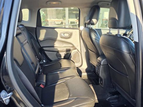 Used 2018 Jeep Compass Latitude image 16