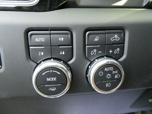 Certified 2024 GMC Sierra 2500 Denali Ultimate image 29