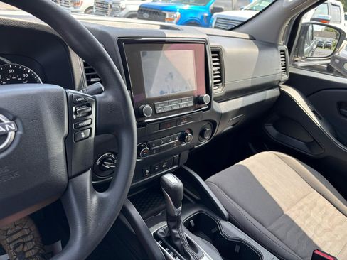 Used 2022 Nissan Frontier S w/ Technology Package AWD/4WD image 12