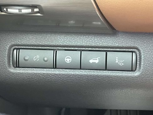 Used 2025 Nissan Pathfinder Platinum w/ Cargo Package AWD/4WD image 26