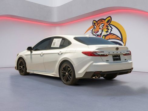 Used 2025 Toyota Camry SE FWD image 7