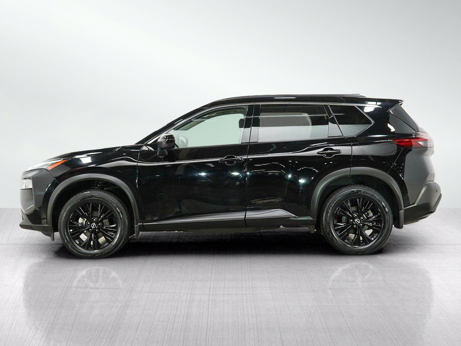 Used 2023 Nissan Rogue SV w/ SV Premium B Package AWD/4WD image 3