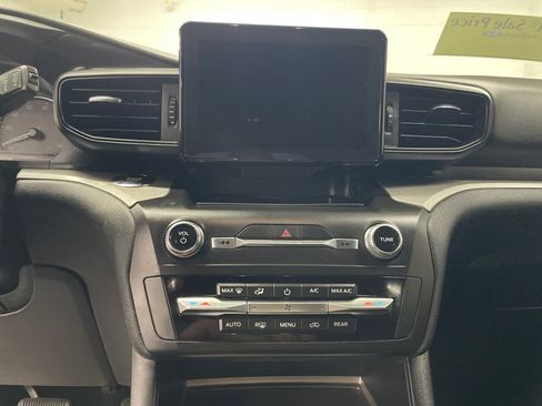 Used 2020 Ford Explorer XLT image 20