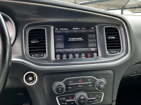 Used 2017 Dodge Charger SXT w/ Plus Group image 32