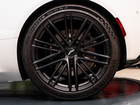 Used 2024 Aston Martin DB12 Convertible image 13