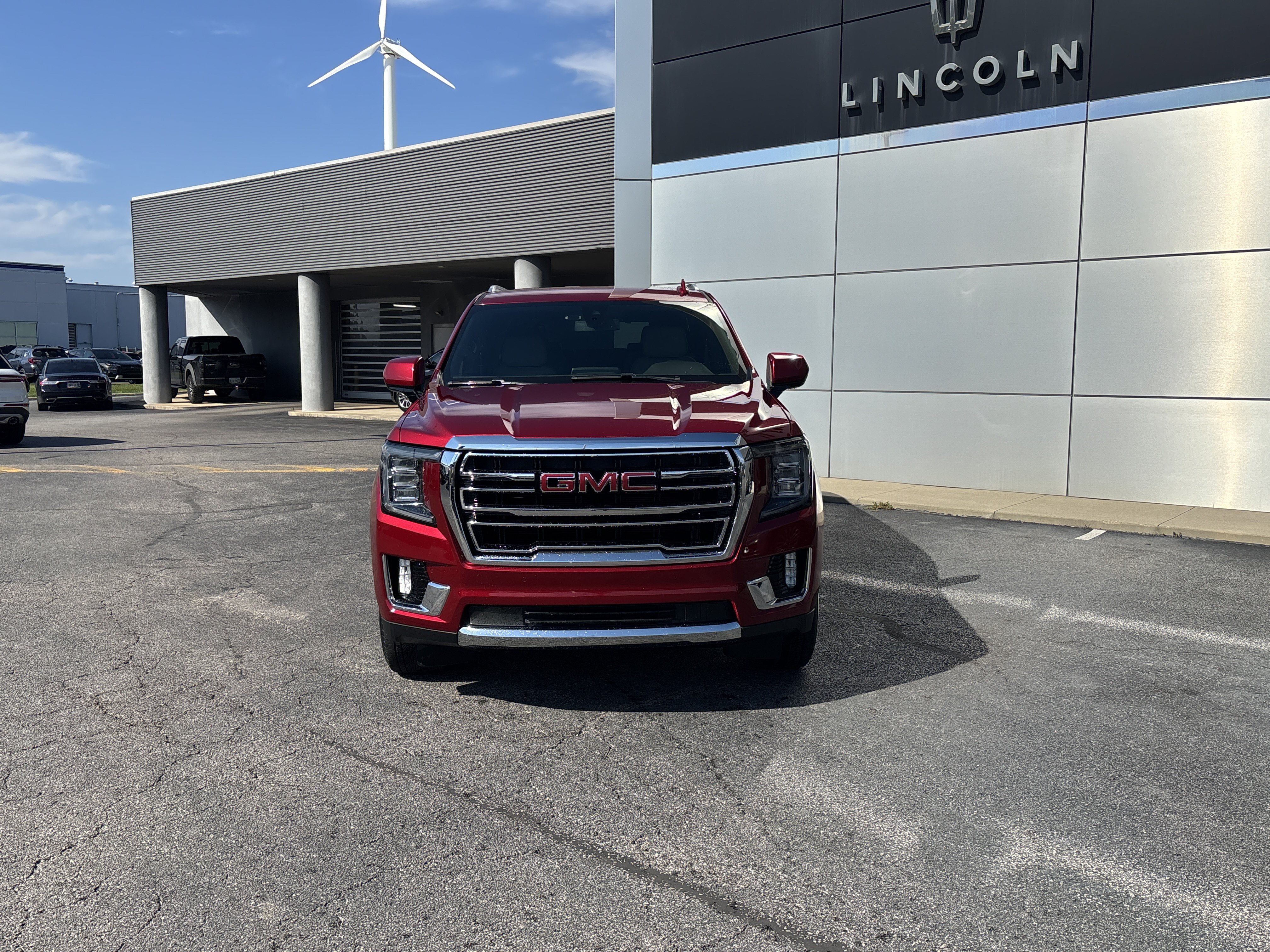 Used 2021 GMC Yukon SLT AWD/4WD image 2