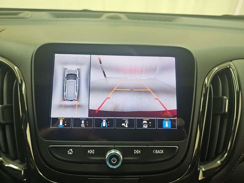 Used 2022 Chevrolet Equinox RS w/ Infotainment Package FWD image 7