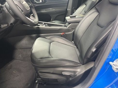 New 2026 Jeep Compass Latitude image 7