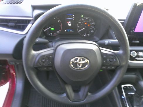 Used 2023 Toyota Corolla LE image 19