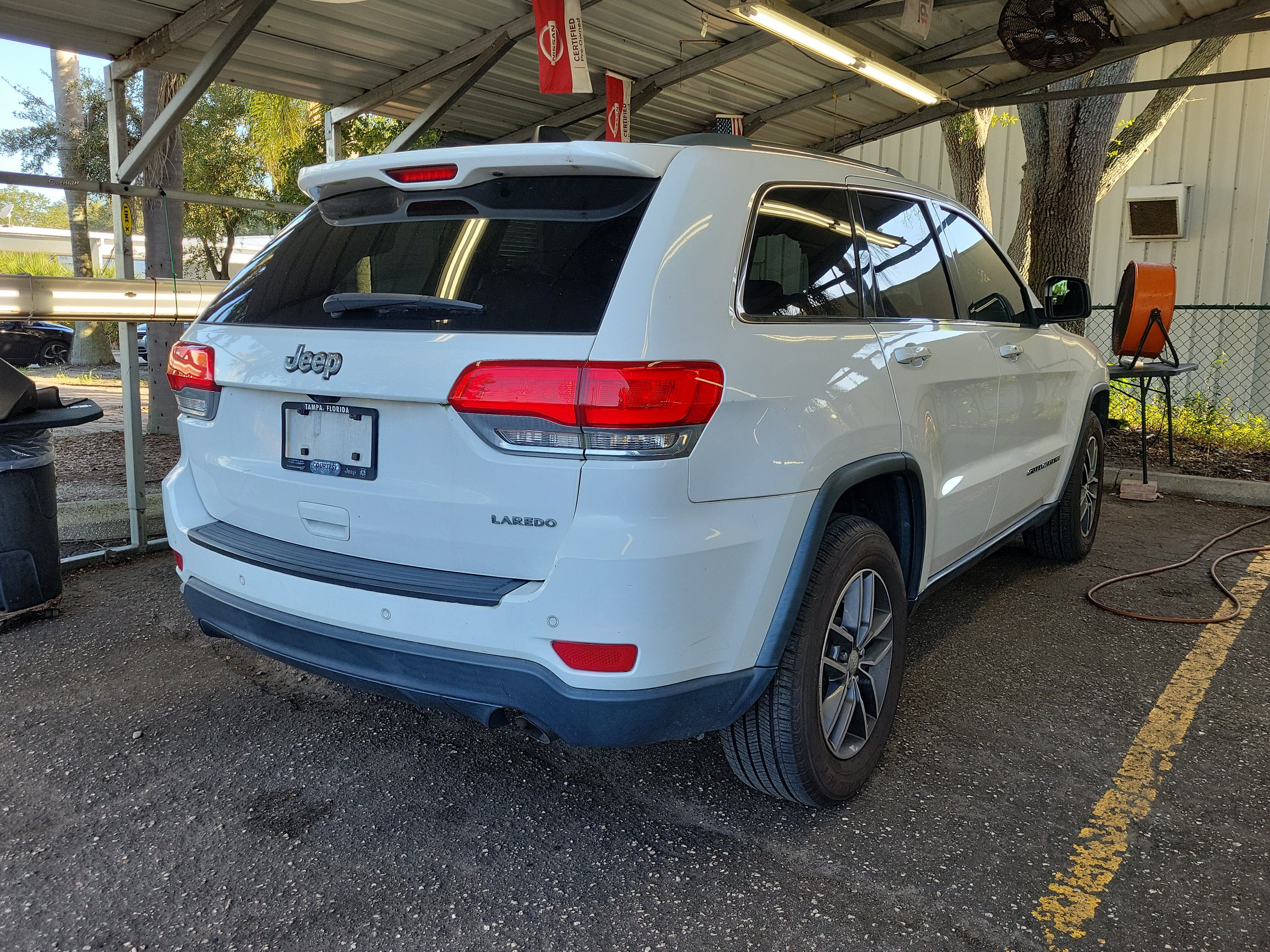 Used 2018 Jeep Grand Cherokee Laredo RWD image 8