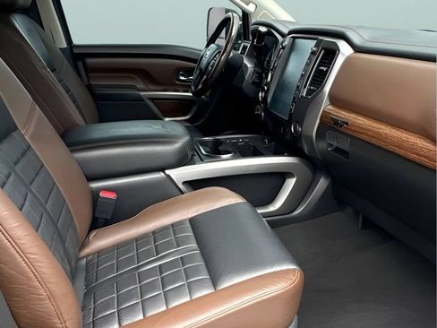 Used 2017 Nissan Titan Platinum Reserve AWD/4WD image 18