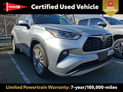 Used 2023 Toyota Highlander Platinum