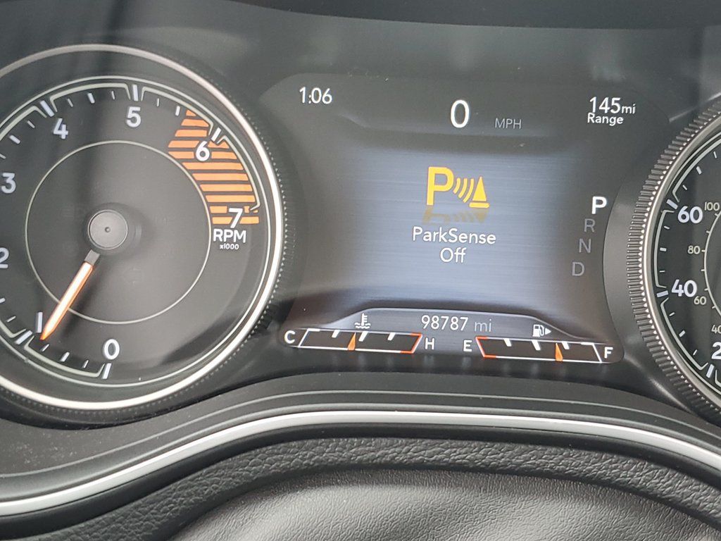 Certified 2019 Jeep Cherokee Limited w/ Luxury Group FWD image 24