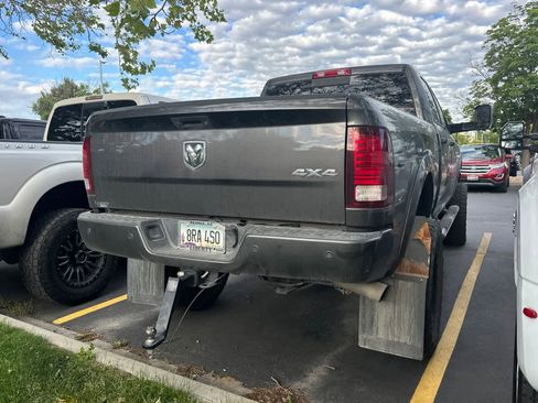 Used 2018 RAM 2500 Laramie w/ Sport Appearance Group AWD/4WD image 4