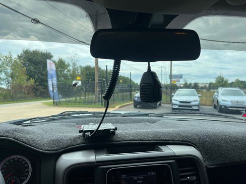 Used 2020 RAM 1500 Tradesman w/ Chrome Appearance Group image 33