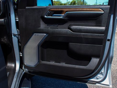 Used 2024 Chevrolet Silverado 1500 High Country w/ Technology Package AWD/4WD image 11