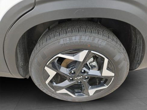 Used 2025 Kia Seltos S image 33