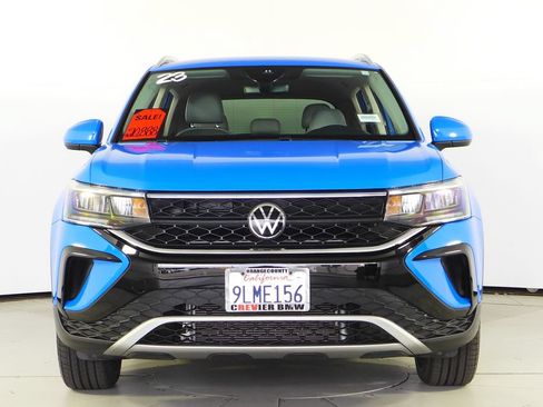 Used 2023 Volkswagen Taos SE AWD/4WD image 3