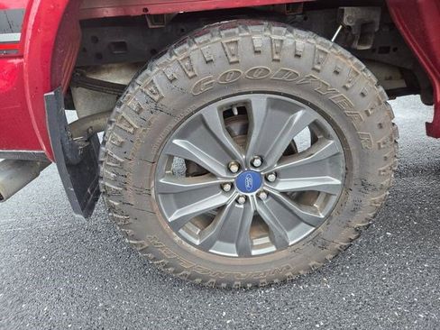 Used 2018 Ford F150 Lariat w/ Equipment Group 502A Luxury AWD/4WD image 29