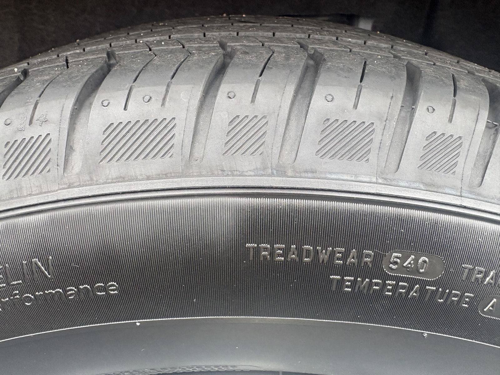 Used 2025 Chevrolet Equinox LT AWD/4WD image 38