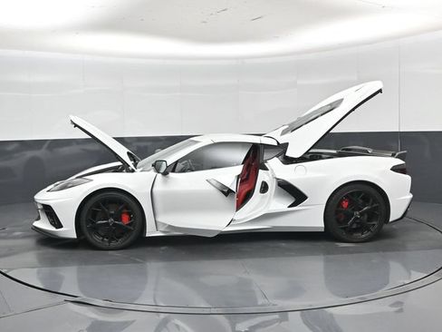 Used 2022 Chevrolet Corvette Stingray Premium Cpe w/ Z51 Performance Package RWD image 61